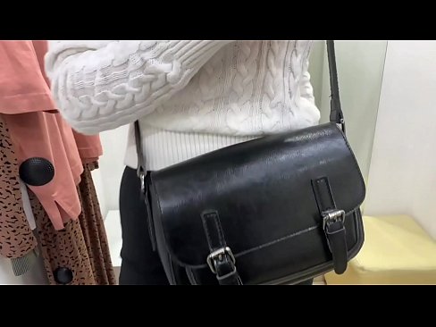 ❤️ Публична мастурбация на младата кучка FeralBerry с вибратор в стаята за обличане Ебане видео в bg.desixxxtube.ru
