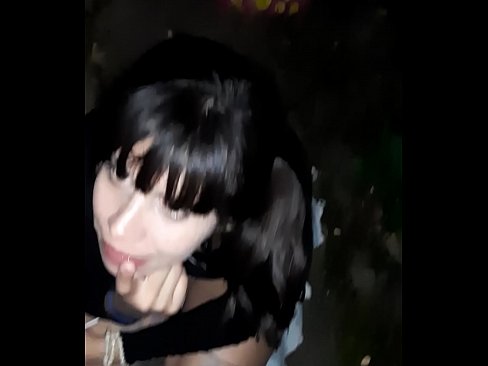 ❤️ Пенисът набъбва на улицата в замяна на бонбон. Ебане видео в bg.desixxxtube.ru
